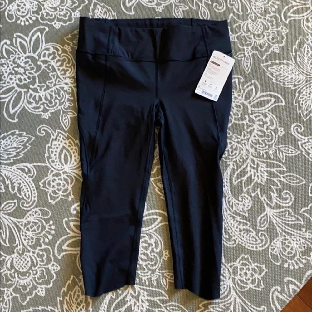 Velocity crop black